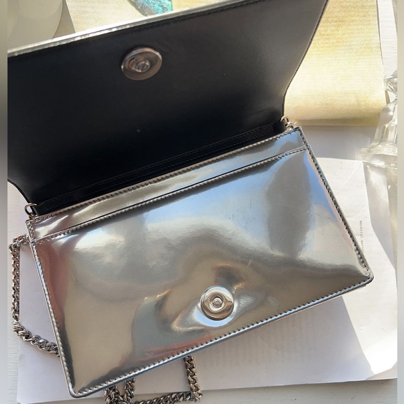 CHRISTIAN DIOR Metallic Patent Micro-Cannage Diorama Pouch - Picture 8 of 8